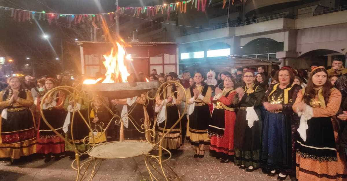 Συνεχίζεται το γλέντι στην Κοζανη, με το άναμμα του Φανού Αριστοτέλης