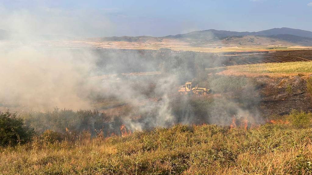 Κατάσβεση φωτιάς στις κοινότητες Μεσοχωρίου και Μαρίνας