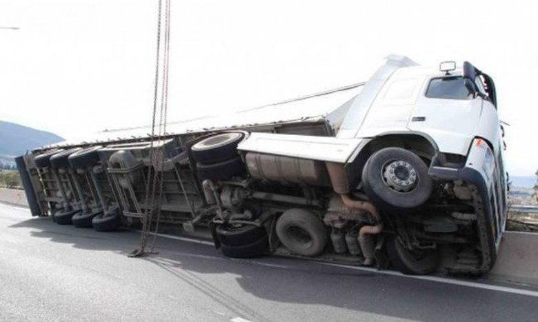 Κλειστό τμήμα της Εγνατίας Οδού στην Κοζάνη, στο ρεύμα προς Θεσσαλονίκη, λόγω εκτροπής νταλίκας (ertnews)