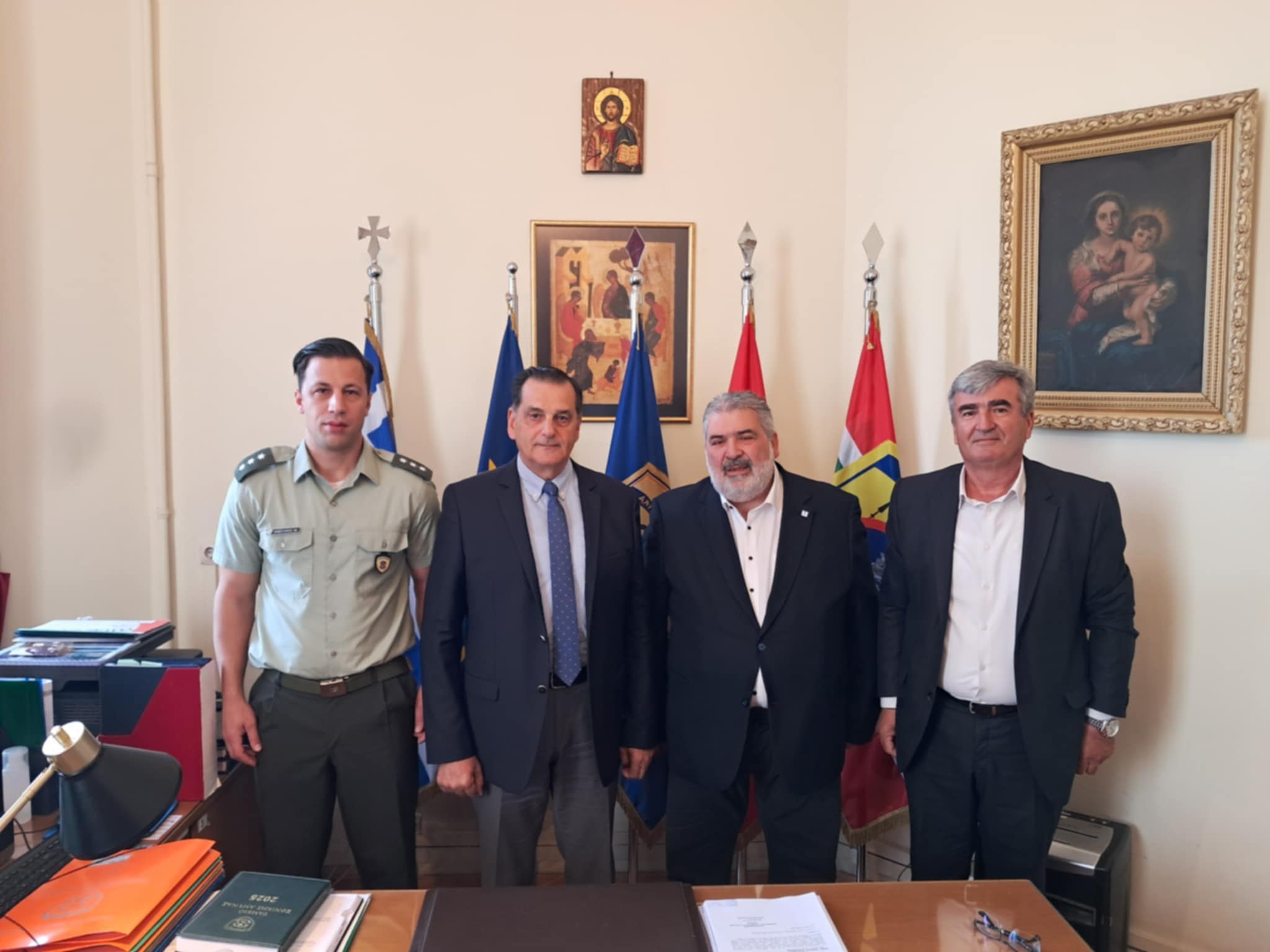 Θέμα: Υπογραφή σύμβασης παραχώρησης 47 στρεμμάτων του πρώην στρατοπέδου ΦΟΥΦΑ στον Δήμο Εορδαίας για την ανέγερση Δημοτικού Σταδίου