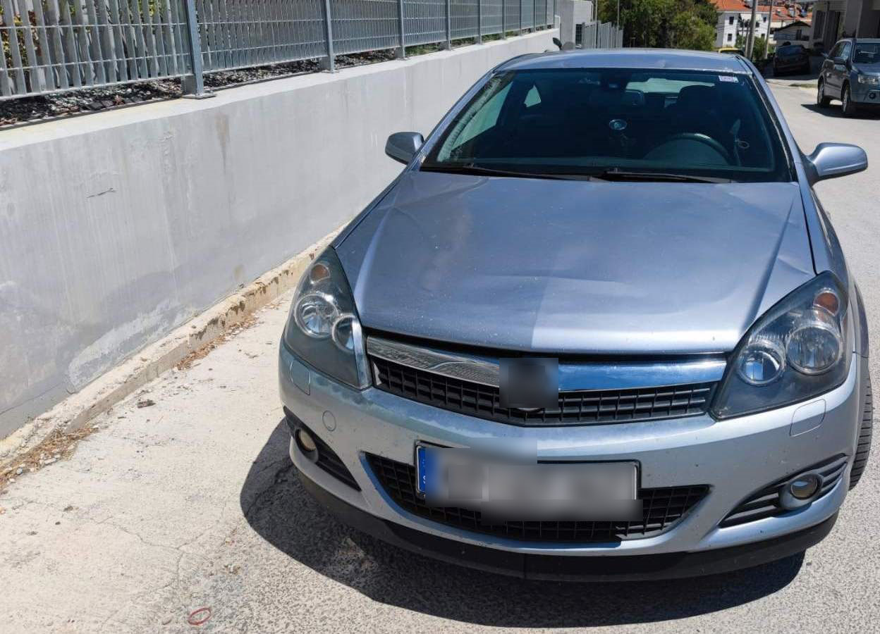 Από αστυνομικούς της Υποδιεύθυνσης Δίωξης και Εξιχνίασης Εγκλημάτων Καστοριάς συνελήφθησαν -2- αλλοδαποί, μέλη εγκληματικής οργάνωσης, που δραστηριοποιούνταν στις τηλεφωνικές απάτες, εξαπατώντας ανυποψίαστους πολίτες, στην ευρύτερη περιοχή της Καστοριάς