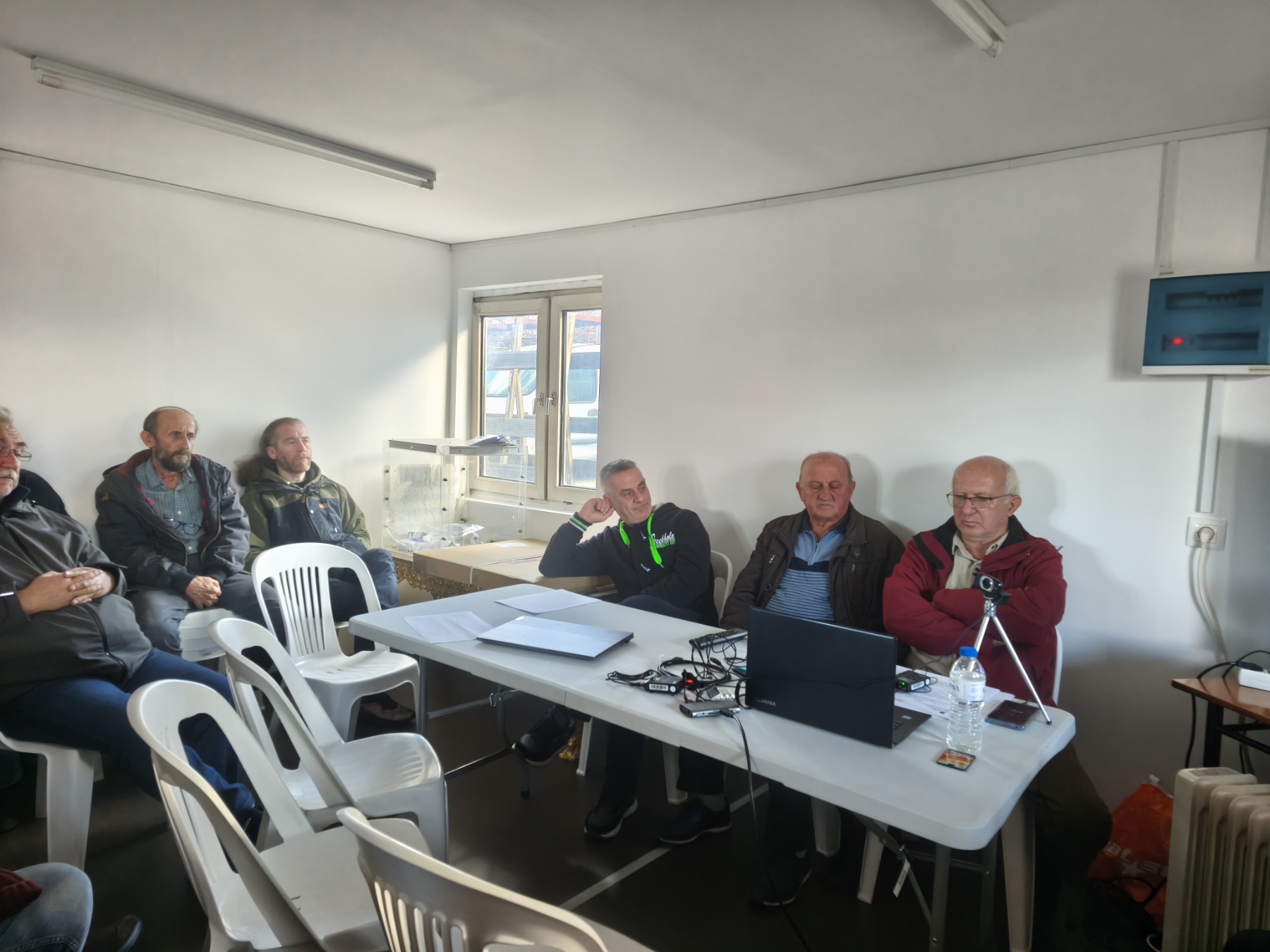 Καλαμίτσι Γρεβενών: «Βροντερό» ΟΧΙ στην εγκατάσταση κοντέινερ μπαταριών αποθήκευσης ηλεκτρικής ενέργειας